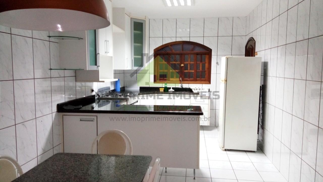 Casa, 4 quartos, 210 m² - Foto 2