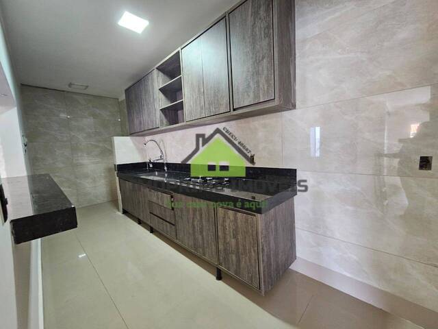 #365 - Casa para Venda em Jacareí - SP - 2