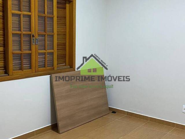 #592 - Casa para Venda em Jacareí - SP - 2