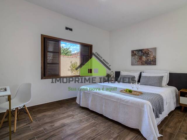 #599 - Casa para Venda em Jacareí - SP - 2