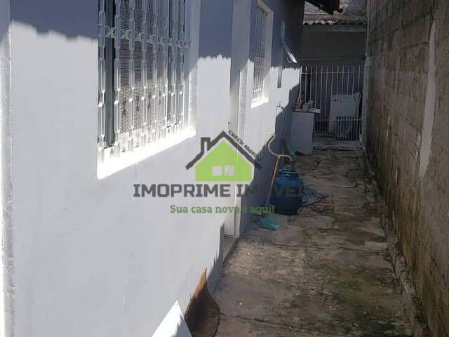 Casa para Venda em São José dos Campos - 4