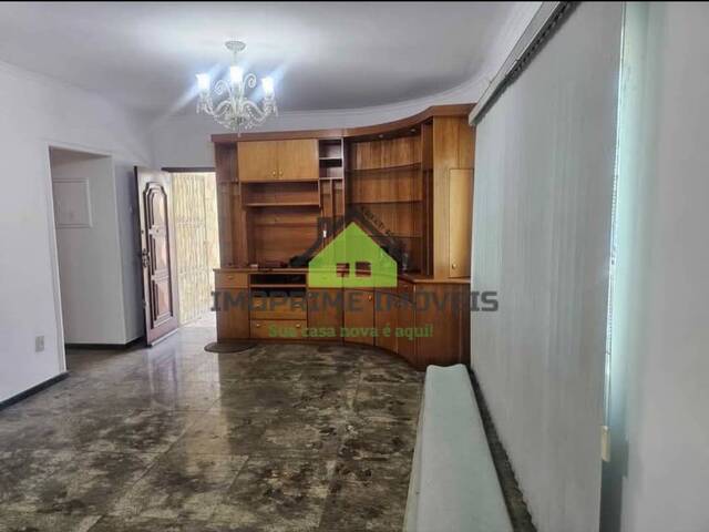 Casa para Venda em São José dos Campos - 4