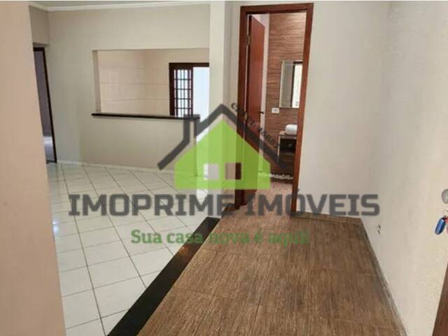 #714 - Casa para Venda em Jacareí - SP - 2