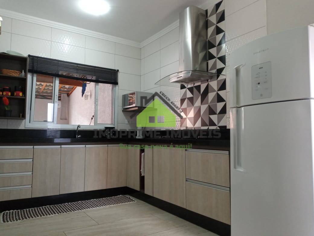 Casa à venda com 3 quartos, 180m² - Foto 2