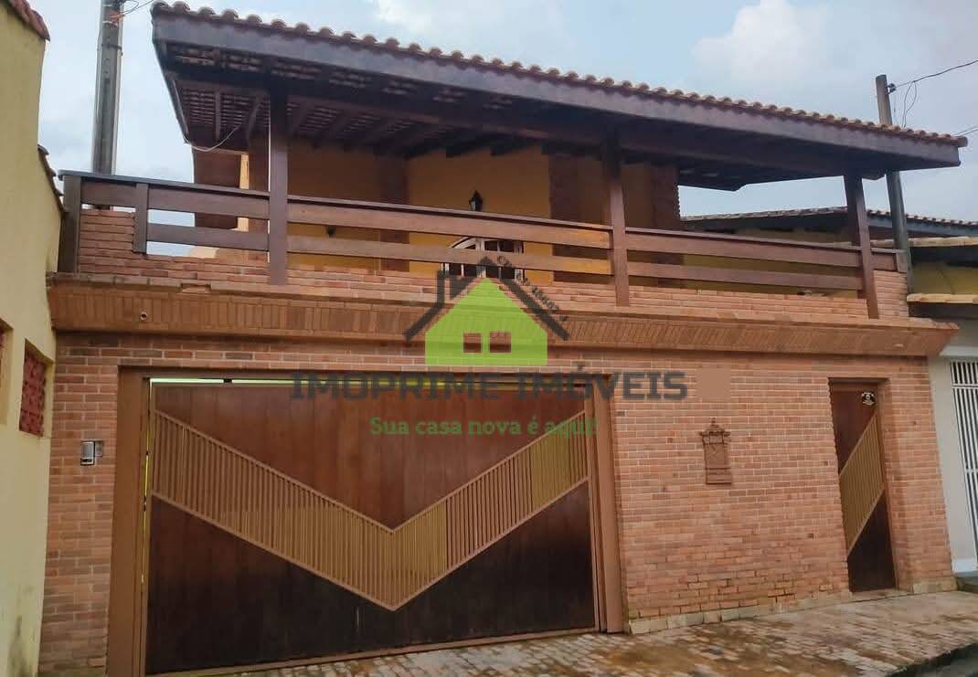 Casa, 3 quartos, 242 m² - Foto 1