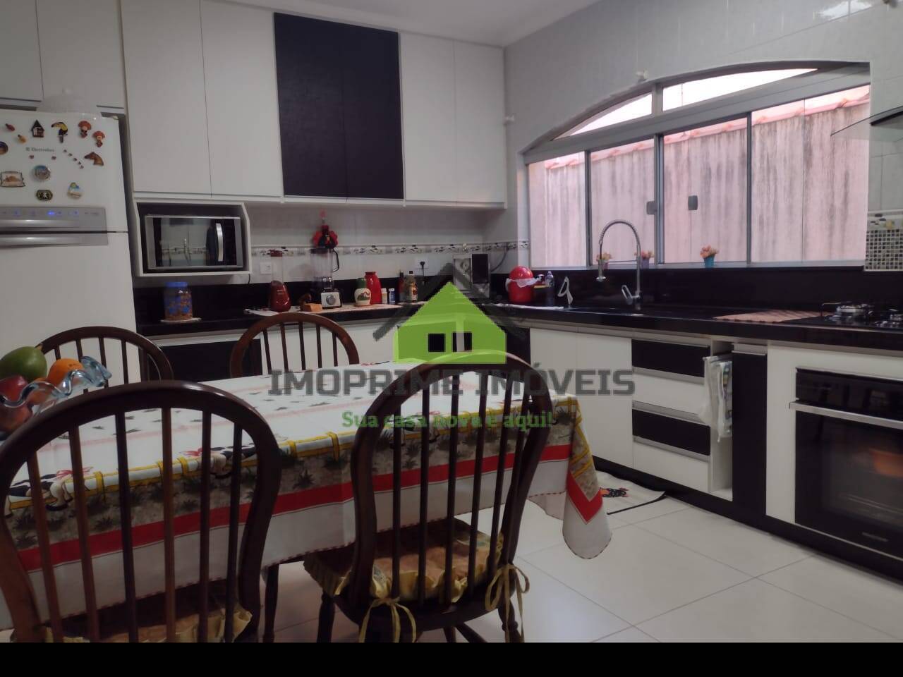 Casa, 3 quartos, 212 m² - Foto 15