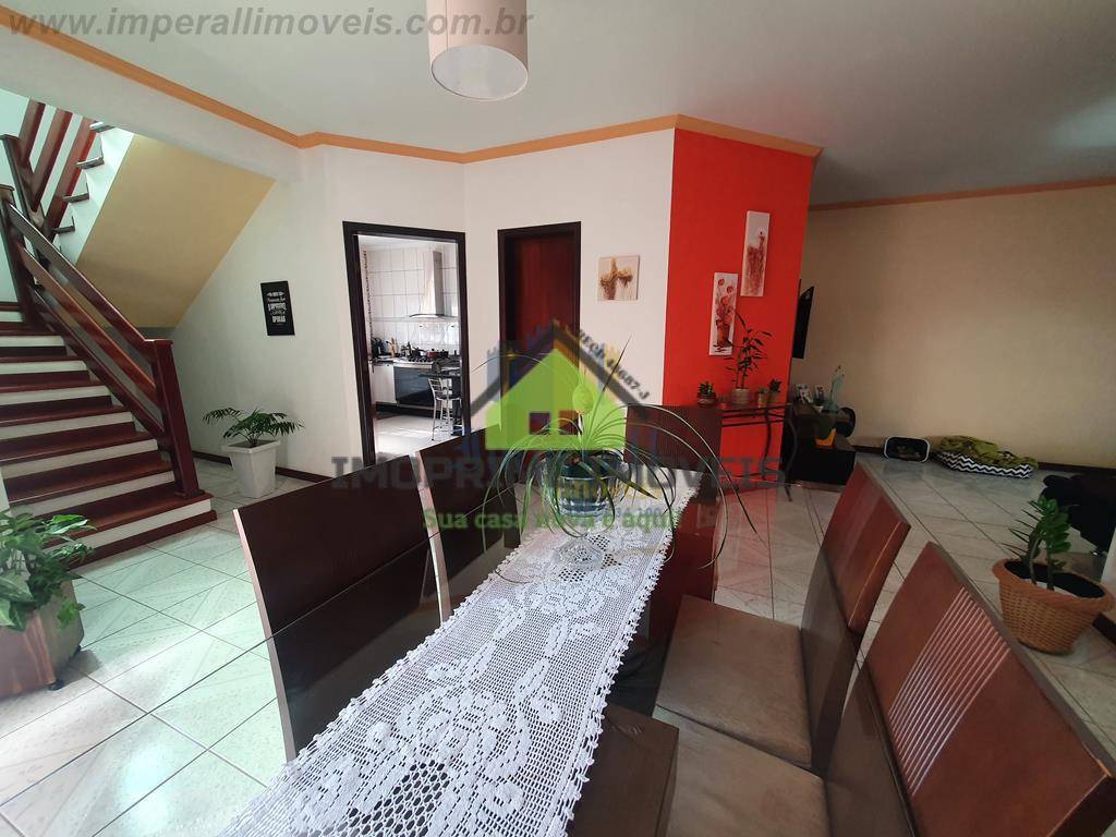 Casa, 3 quartos, 191 m² - Foto 2